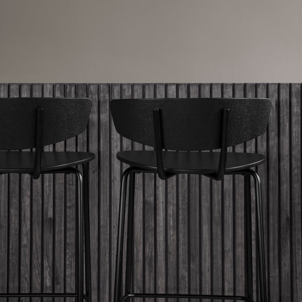 ferm LIVING Barová židle Herman Counter, Black - DESIGNSPOT
