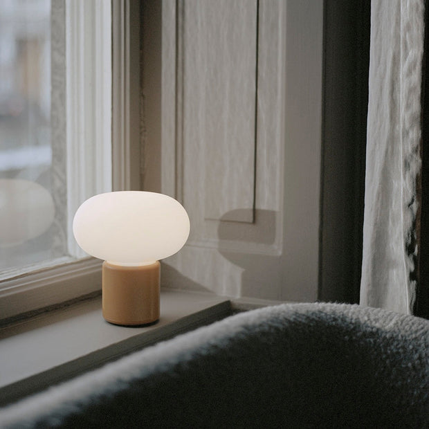 New Works Přenosná lampa Karl-Johan, Earth Red - DESIGNSPOT