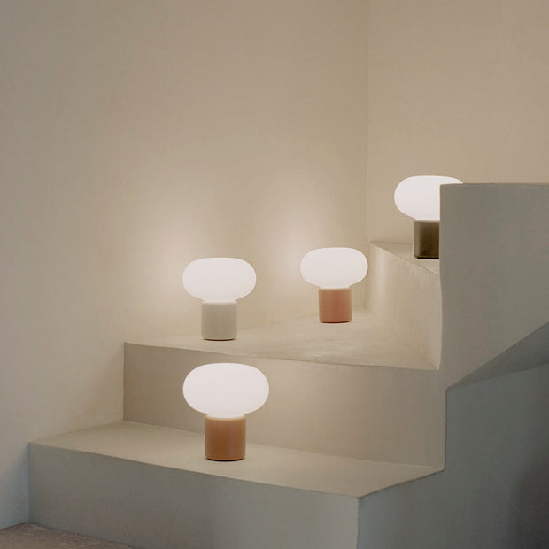 New Works Přenosná lampa Karl-Johan, Earth Red - DESIGNSPOT