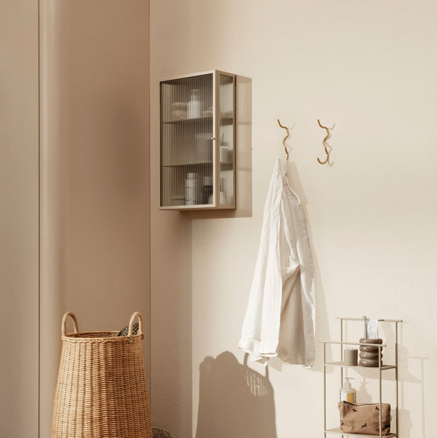 Ferm Living Nástěnná skříňka Haze Tall, Oxide Red - DESIGNSPOT