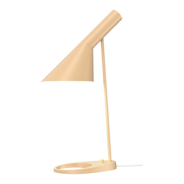 Louis Poulsen Stolní lampa AJ, Warm sand - DESIGNSPOT