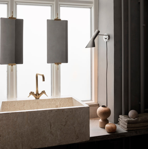 Louis Poulsen Nástěnná lampa AJ, Black - DESIGNSPOT