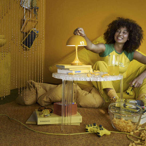 Louis Poulsen Přenosná lampa Panthella 160, Opaque yellow - DESIGNSPOT