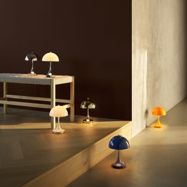 Louis Poulsen Přenosná lampa Panthella 160, Opal white - DESIGNSPOT