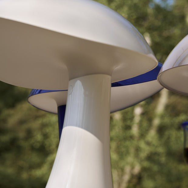 Louis Poulsen Přenosná lampa Rumee 220, Cloud white - DESIGNSPOT