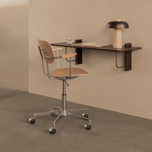 Audo Copenhagen Kancelářská židle Co Task Chair s područkami, Chrome / Dark Oak - DESIGNSPOT