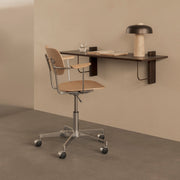 Audo Copenhagen Kancelářská židle Co Task Chair s područkami, Chrome / Natural Oak - DESIGNSPOT