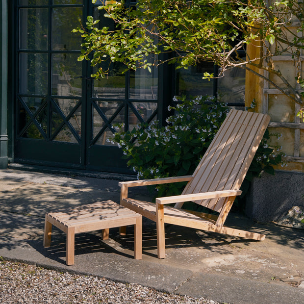 Fritz Hansen Zahradní křeslo Between Lines, Teak - DESIGNSPOT
