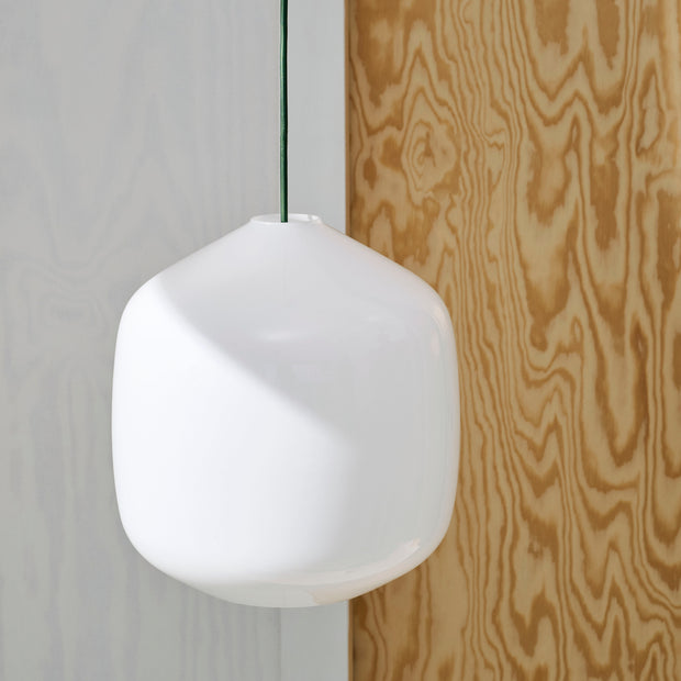 HAY Závěsná lampa Buoy Glass Pendant, 200, White - DESIGNSPOT