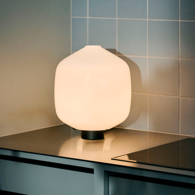 HAY Stolní lampa Buoy Glass, Small, White - DESIGNSPOT