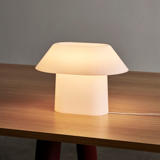 Hay Stolní lampa Drome, White Opal - DESIGNSPOT