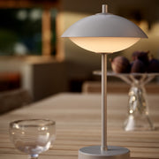 Fritz Hansen Přenosná lampa Clam, Dusk Blue - DESIGNSPOT