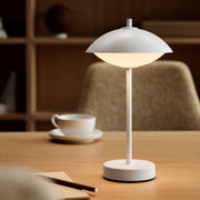 Fritz Hansen Stojací lampa Clam - DESIGNSPOT