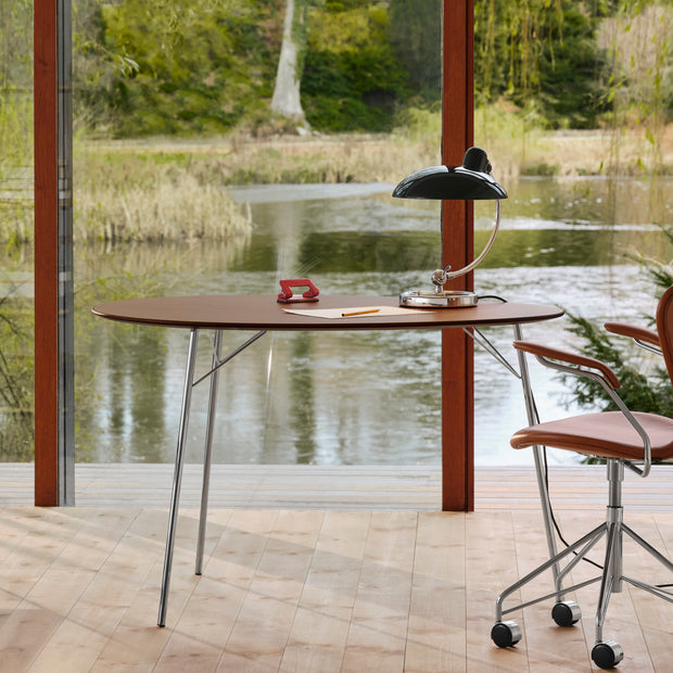 Fritz Hansen Stolní lampa Kaiser Idell Luxus, Easy grey & Brass - DESIGNSPOT