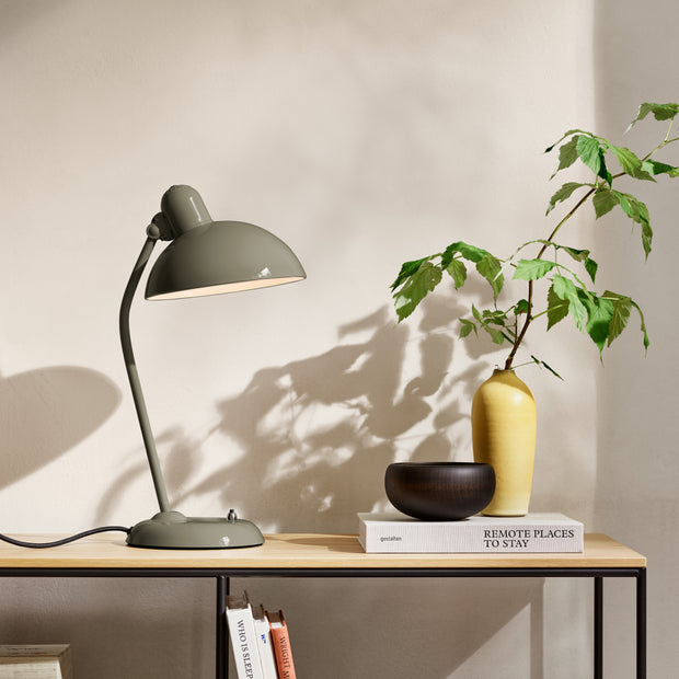 Fritz Hansen Stolní lampa Kaiser Idell, Olive Green - DESIGNSPOT