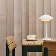 Fritz Hansen Přenosná lampa Clam, Dusk Blue - DESIGNSPOT