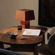 Ferm Living Stolní lampa Burl, Dark Stained Burl - DESIGNSPOT