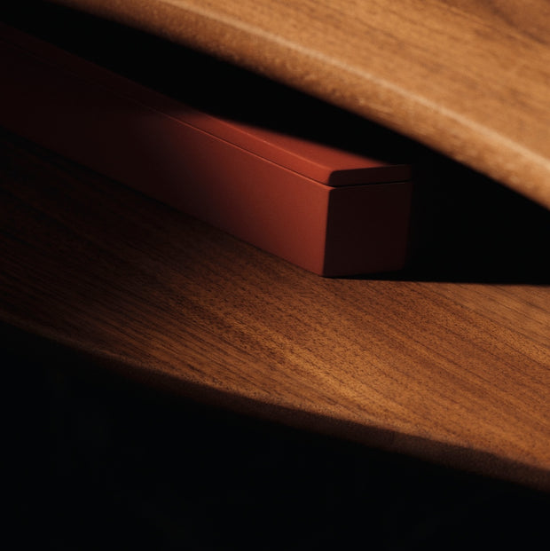Ferm Living Konzolový stolek Feve, Walnut - DESIGNSPOT