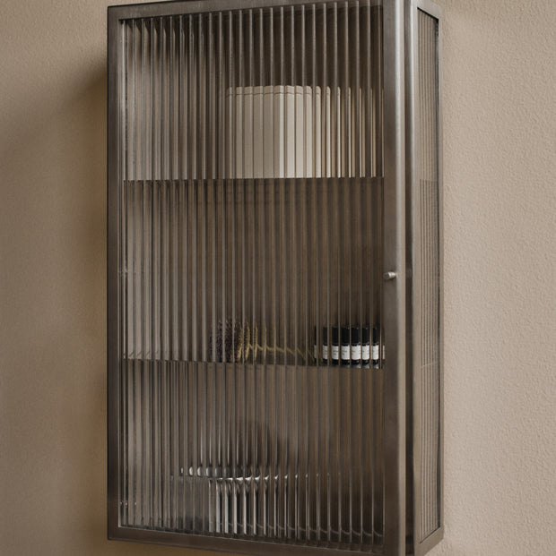 Ferm Living Nástěnná skříňka Haze, Brushed Stainless Steel - DESIGNSPOT