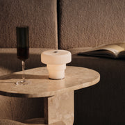 Ferm Living Přenosná lampa Ripple, White - DESIGNSPOT