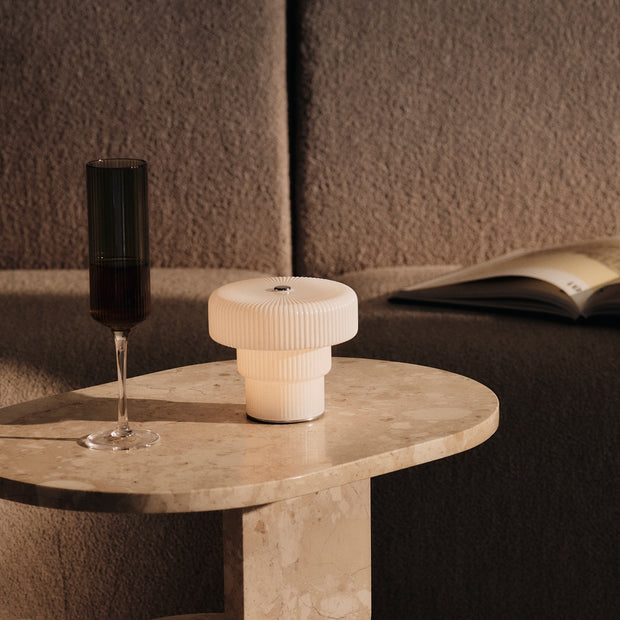 Ferm Living Skleničky na šampaňské Ripple Flutes, Smoked Grey, sada 2 kusů - DESIGNSPOT