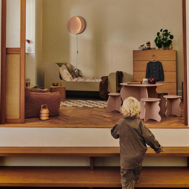 Ferm Living Dětský stolek Slope, Rose - DESIGNSPOT