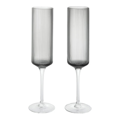 Ferm Living Skleničky na šampaňské Ripple Flutes, Smoked Grey, sada 2 kusů - DESIGNSPOT