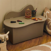Ferm Living Dětská úložná lavice Slope, Rose - DESIGNSPOT