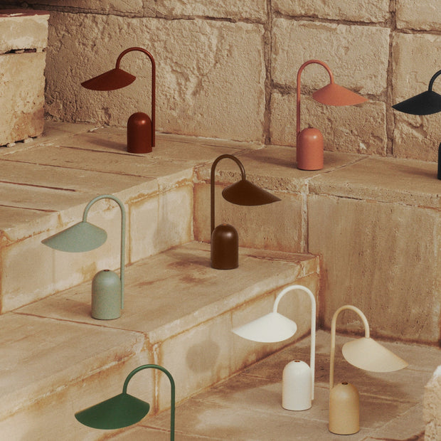 Ferm Living Přenosná lampa Arum, Tea Green - DESIGNSPOT