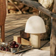 Ferm Living Přenosná lampa Frill, Rose / White - DESIGNSPOT