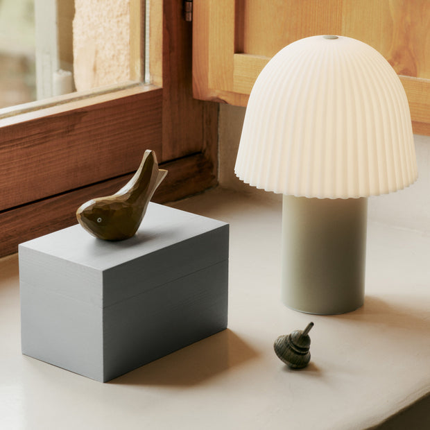 Ferm Living Přenosná lampa Frill, Rose / White - DESIGNSPOT
