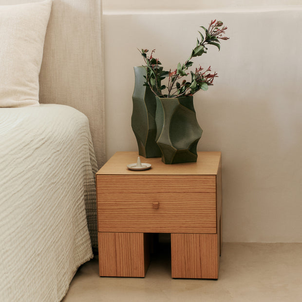 Ferm Living Noční stolek Kuben, 1x1, Natural Oak - DESIGNSPOT