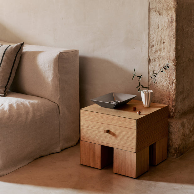 Ferm Living Noční stolek Kuben, 1x1, Natural Oak - DESIGNSPOT