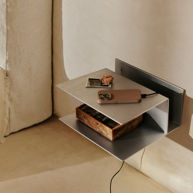 Ferm Living Noční stolek Lager, Cashmere - DESIGNSPOT
