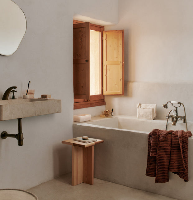 Ferm Living Stolička Sala, Douglas Fir - DESIGNSPOT