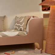 Ferm Living Dětská postel Sill Junior, Rose - DESIGNSPOT