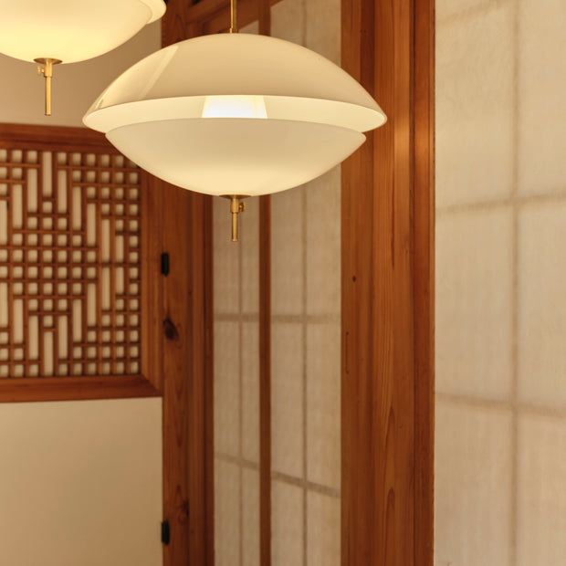 Fritz Hansen Závěsná lampa Clam Ø44 - DESIGNSPOT