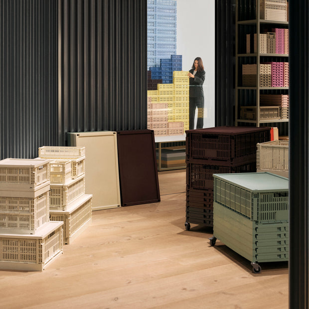 HAY Úložný box Colour Crate, Small, Warm Grey - DESIGNSPOT
