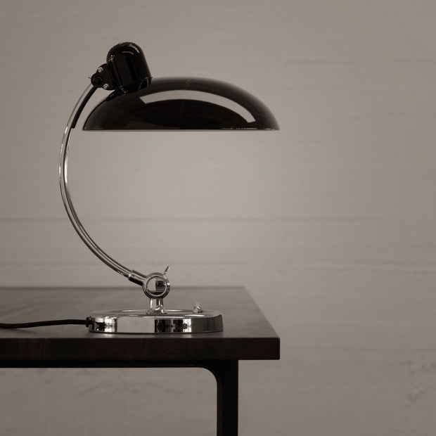 Fritz Hansen Stolní lampa Kaiser Idell Luxus, Easy grey & Brass - DESIGNSPOT