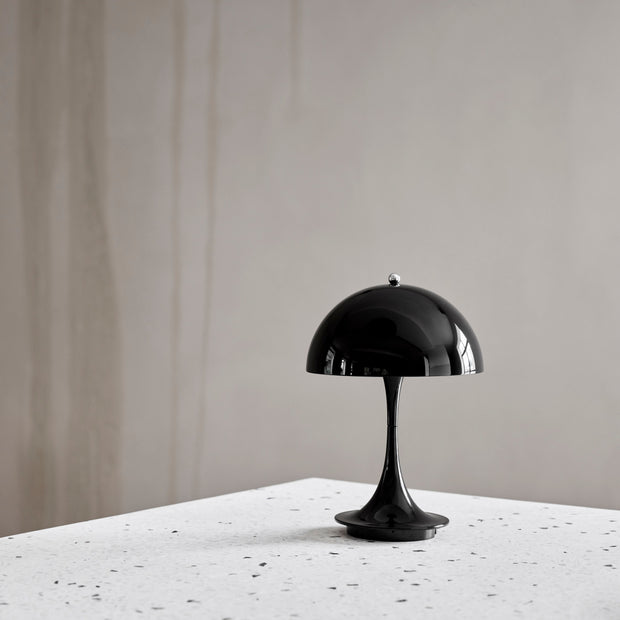 Louis Poulsen Přenosná lampa Panthella 160, Opal white - DESIGNSPOT