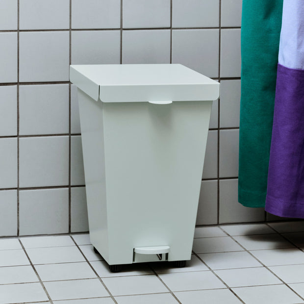 HAY Odpadkový koš Loop, 58L, White - DESIGNSPOT