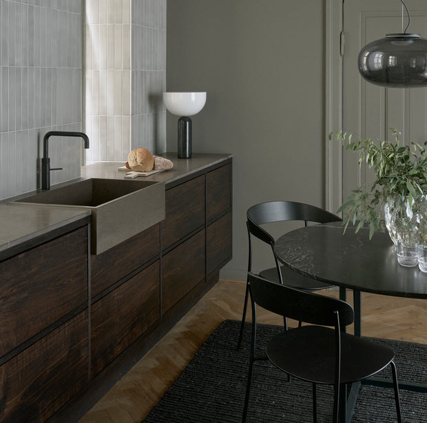 New Works Jídelní židle Missing, Walnut / Black - DESIGNSPOT
