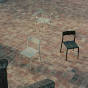 New Works Jídelní židle May, Light Grey - DESIGNSPOT