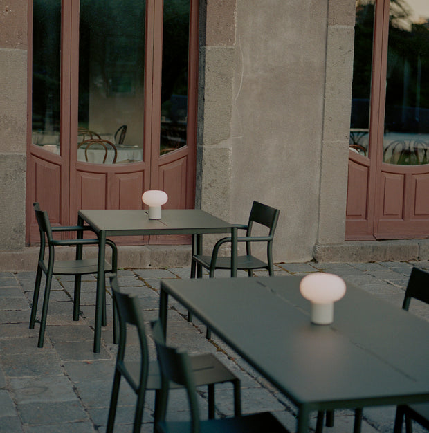 New Works Jídelní židle May, Light Grey - DESIGNSPOT