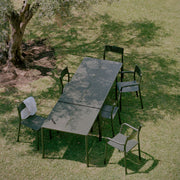 New Works Jídelní židle s područkami May, Light Grey - DESIGNSPOT