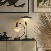 Louis Poulsen Stolní lampa PH 2/2 Luna, Aged Brass / Opal - DESIGNSPOT