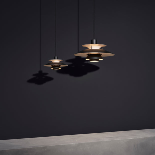 Louis Poulsen Závěsná lampa PH 5 Mini, Monochrome black - DESIGNSPOT