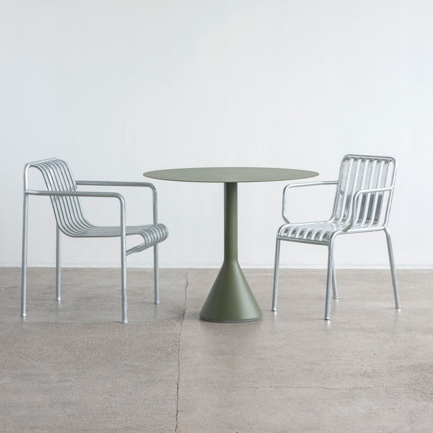 HAY Zahradní židle Palissade Dining Armchair, Cream White - DESIGNSPOT