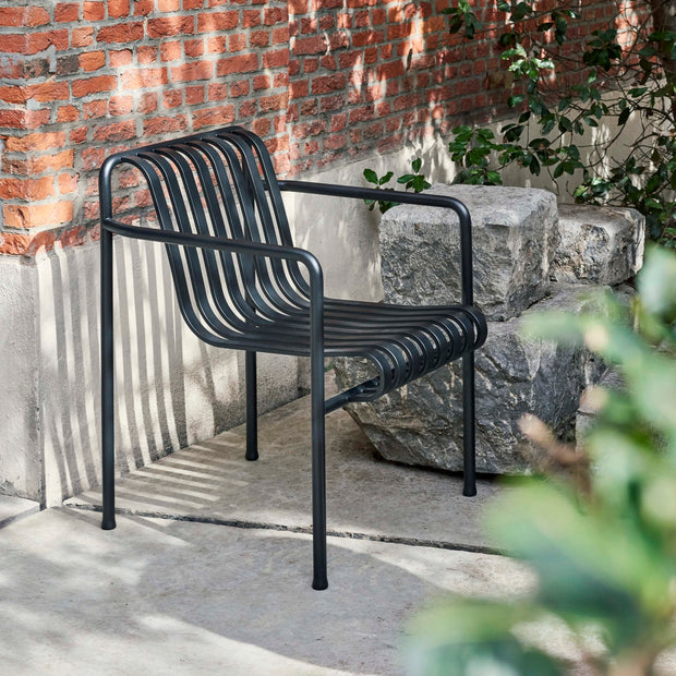Hay Zahradní židle Palissade Dining Armchair, Anthracite - DESIGNSPOT