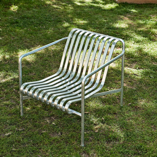 HAY Zahradní židle Palissade Dining Armchair, Cream White - DESIGNSPOT